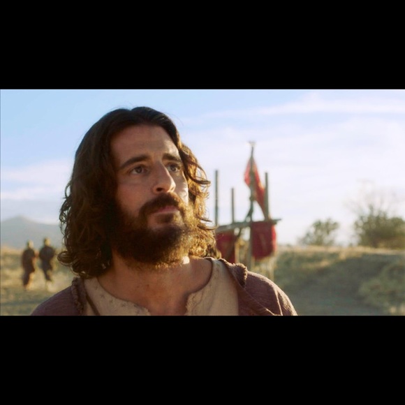 Meet your Posher, Jennifer! - Picture 2 of 6